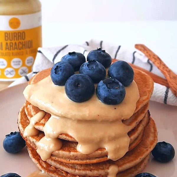 PANCAKE FIT CON BANANA E MIRTILLI
